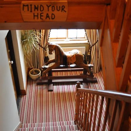 Old Ivy House Bed & Breakfast Нанітон Екстер'єр фото