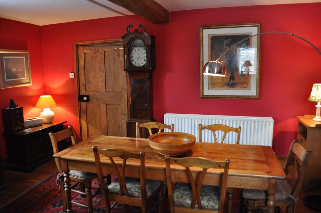Old Ivy House Bed & Breakfast Нанітон Екстер'єр фото